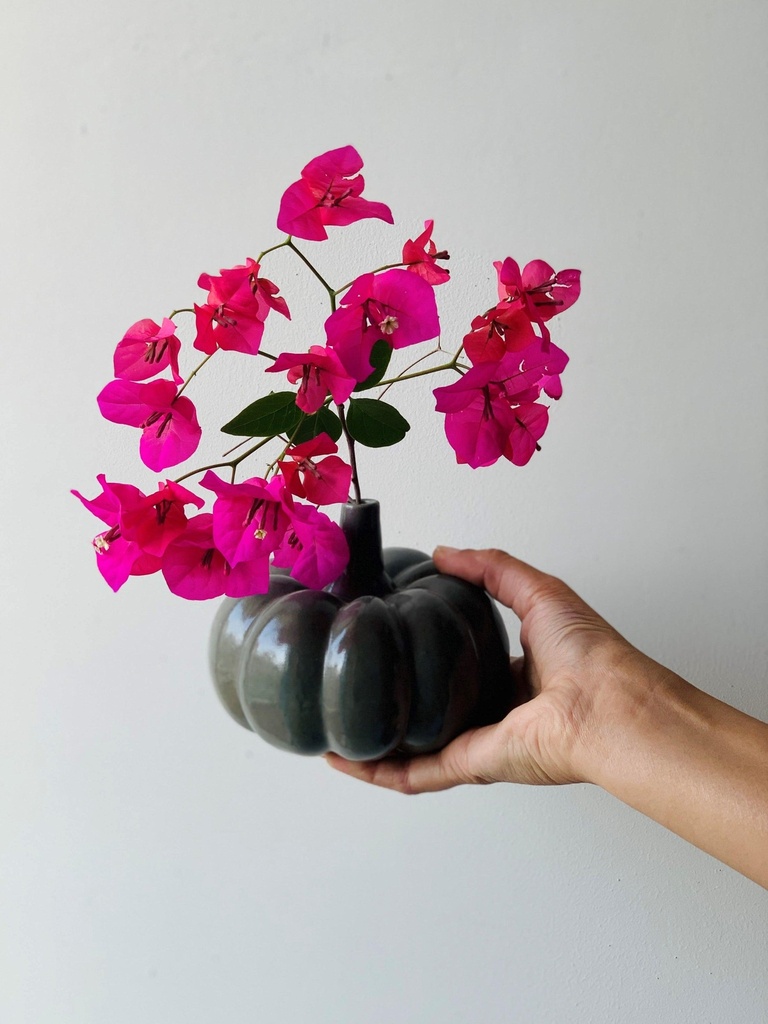 [7352779472984] The Pumpkin Bud Vase