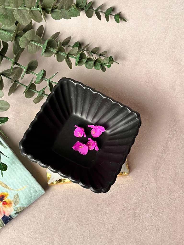 [7525950390360] Ebony Elegance Square Bowls
